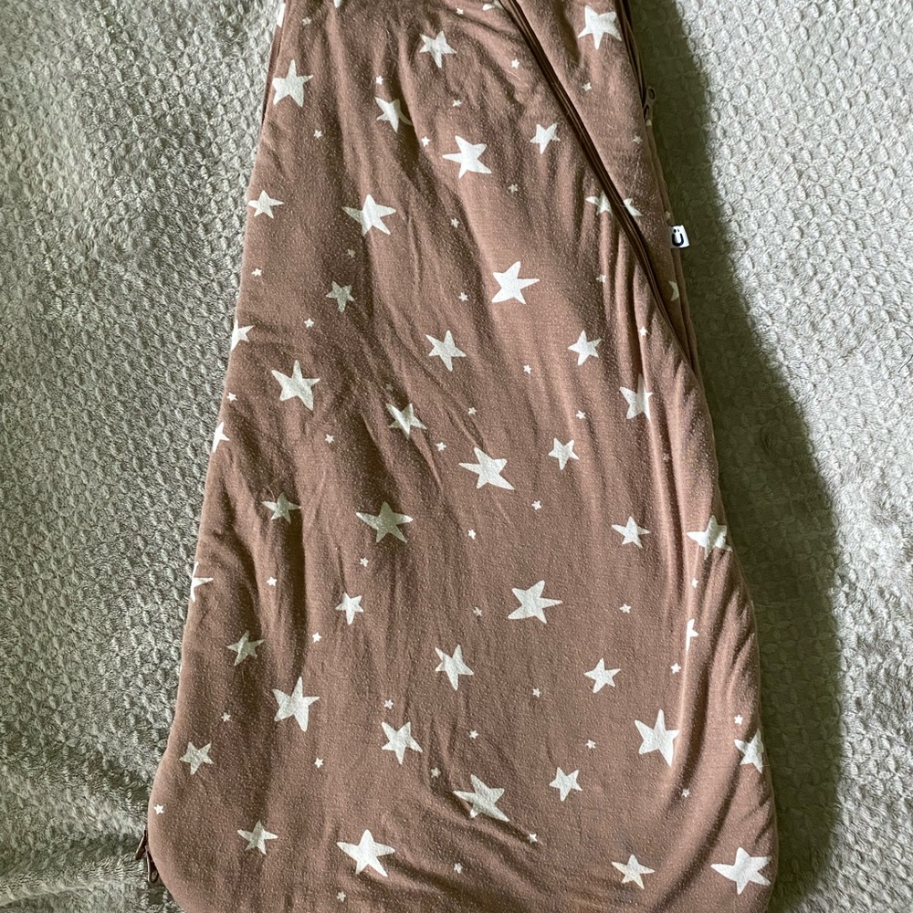 Gunamuna Swaddle Sleepsack stars